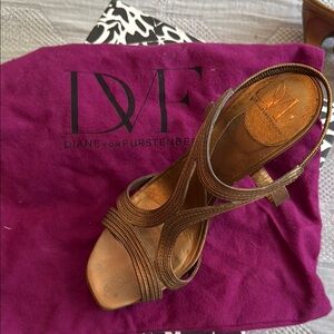 DVF Diane von Furstenberg Luna Bronze Metallic Strappy Platform Sandals — Size 7